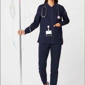 Figs Navy Bellery Scrub Jacket. Size: Medium